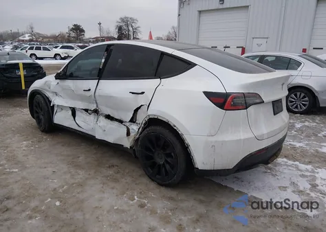 2021 Tesla Model Y Long Range Dual Motor All-Wheel Drive z USA, uszkodzony, nr VIN 5YJYGDEE4MF092621
